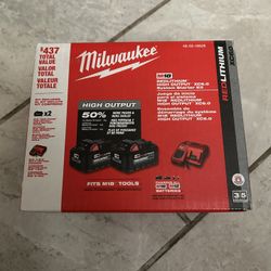 Milwaukee M18 High Output XC6.0 Batteries and Charger (48-59-1862S)