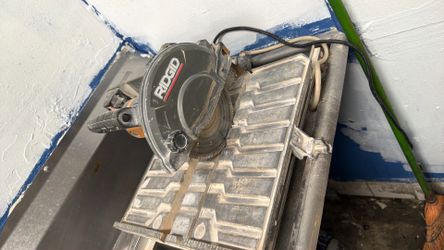 RIDGID 7 inch wet saw no stand  obo 
