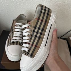 Burberry shoes