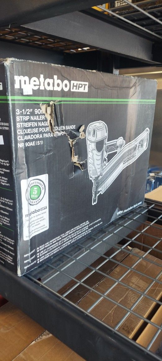 Metabo HPT 3-1/2-in 30 -Degree Pneumatic Clip head/Roundhead Framing Nailer $170