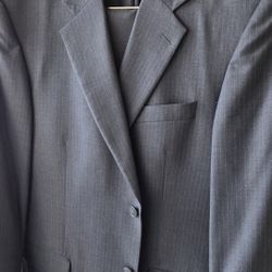 Tasso Elba Mens Suit 42R , Grey W/pinstripes
