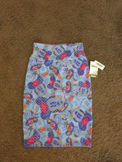 Xs lularoe Cassie
