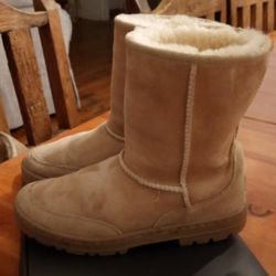 UGG BOOTS Size 8