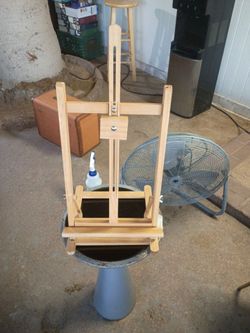FOLD UP ART EASEL