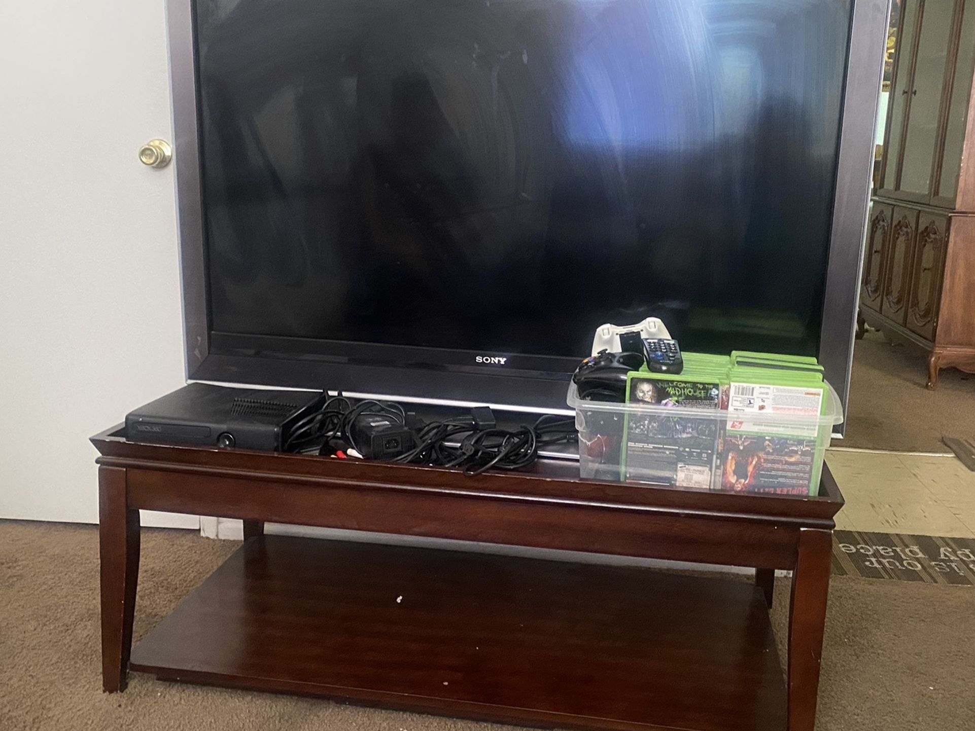 For Sale Large Tv , Xbox 360 , 3 Controllers , 27 Games And Wood Stand ( Flex Stand Wood Table.
