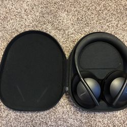 Bose Noise Cancelling Headphones 700