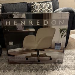 Henredon Murphy Fabric Office Chair. Cream colored. Brand new / open box