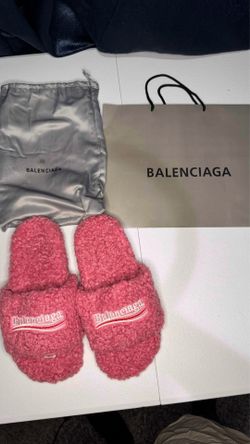 Pinky fuzzy balenciaga slides
