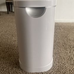 Munchkin Diaper Pail