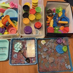 Play-Doh/ Slimy Sand with accessories