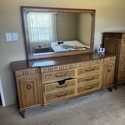 1940s Mid Century Italian Style 6 Drawer Long Dresser with Mirror