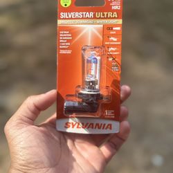 💡 Sylvania SilverStar Ultra 9012 (HIR2) Headlight Bulb Brightest Whiter Light