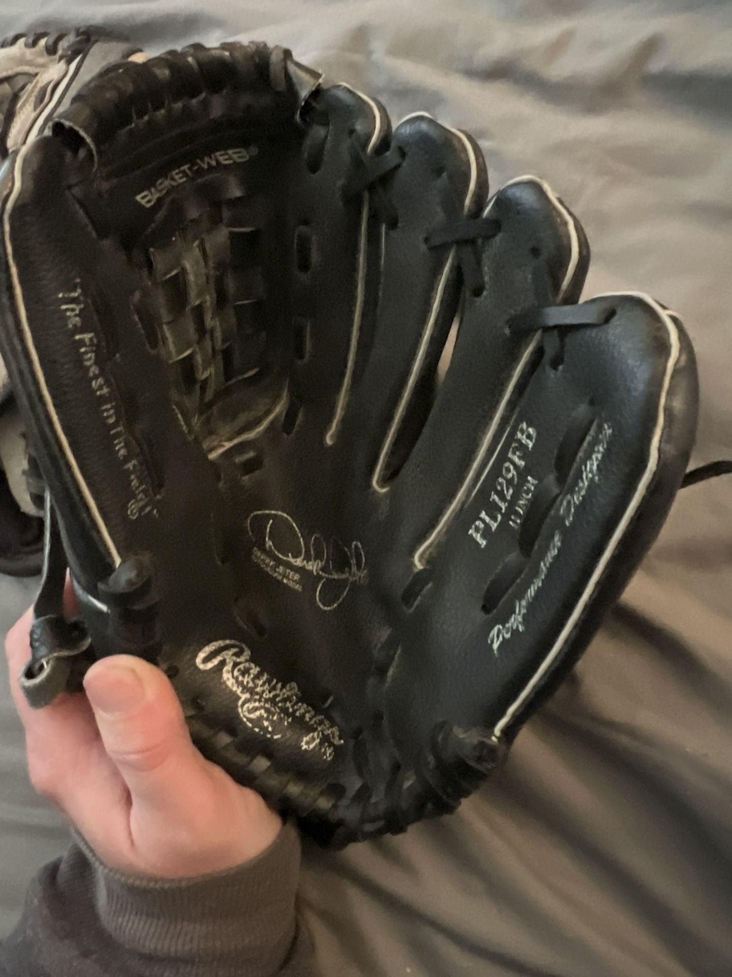 Youth 11” Baseball Glove Rawlings Derek Jeter Model Ready To Play Smaller And Bigger Gloves Available As Well!