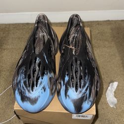 Yzy Foam Runners 