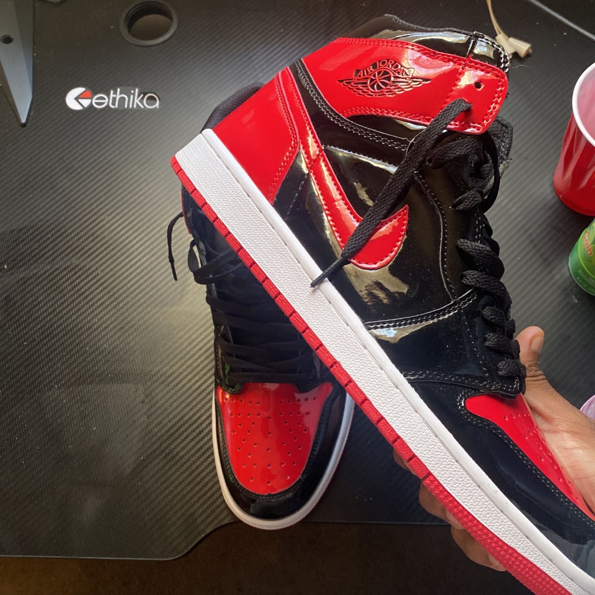 red/black jordan 1s