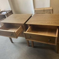 New in the box not assembled  2pcs/Solid Wood Nightstand with 2 Drawers, Practical Bed Side Table/Night Stand, End Table with 2 Drawers for Bedroom or