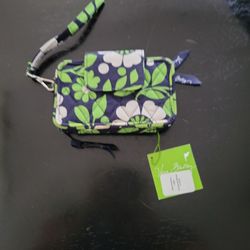 New Vera Bradley Green Wallet Wristlet  Retails $40