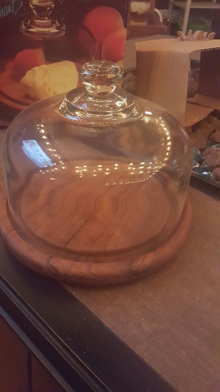 Julie Pomerantz Teakwood Cheese tray w/ Glass Dome
