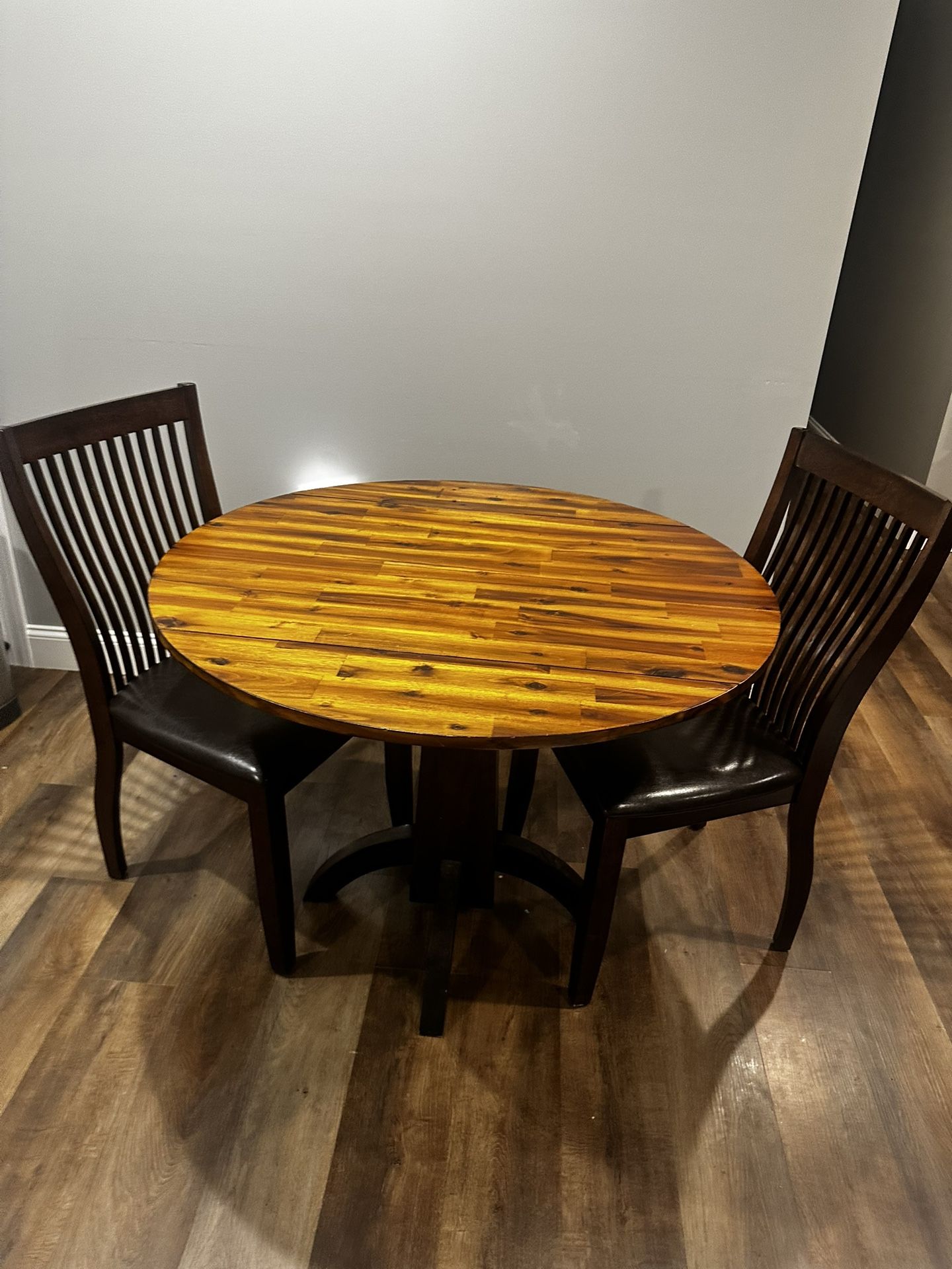 RAYMOUR & FLANIGAN Nevada 3 Piece Dining Set Table And Two Chairs