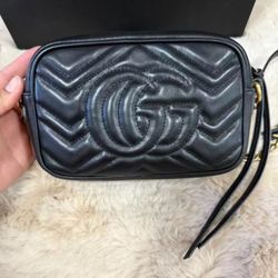 Gucci  850$ 