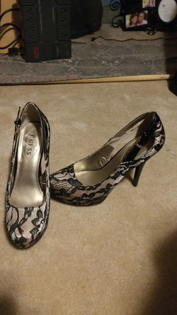 Gold and black heals