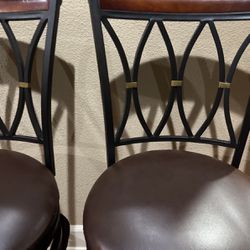 Beautiful Swirl Barstools  Like New In Excellent Condition 