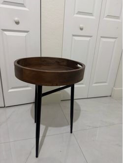 Accent table
