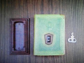 Vintage quarter a day book bank Frigidaire GM / key & base