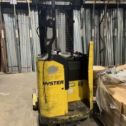 Hyster N30XMR2 Electric Standup Forklift