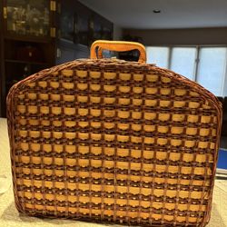 New Picnic Basket Vintage- Size. 18x15x8