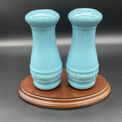 Le Creuset Caribbean Turquoise Stoneware Salt and Pepper Shakers 