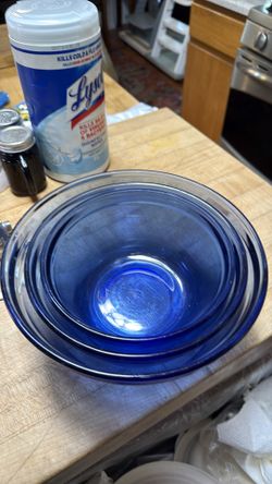 Blue vintage bowl set