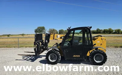 Very Clean2016 Caterpillar TH255C Telehandler