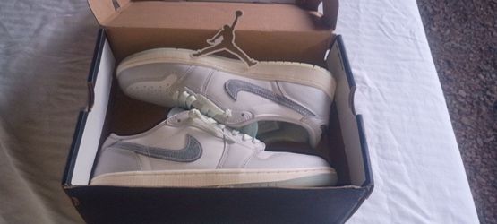 Jordan 1retro og low year of the snake hf3144-100 mens 9.5 $150 obo new never worn