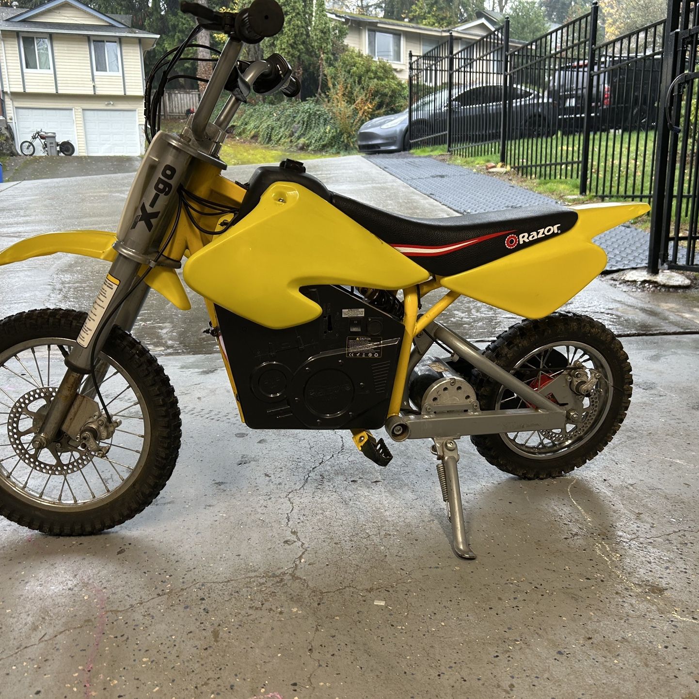 Razor Dirt Bike Mx650 for Sale in Kent, WA - OfferUp