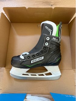 NEW Bauer XLS Junior Hockey Skates Size 2R - Never Used
