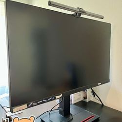 Lenovo 32" ThinkVision 4K w/ stand & monitor light bar