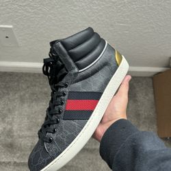 Gucci GG Supreme Ace Sneakers Size 9.5 Men