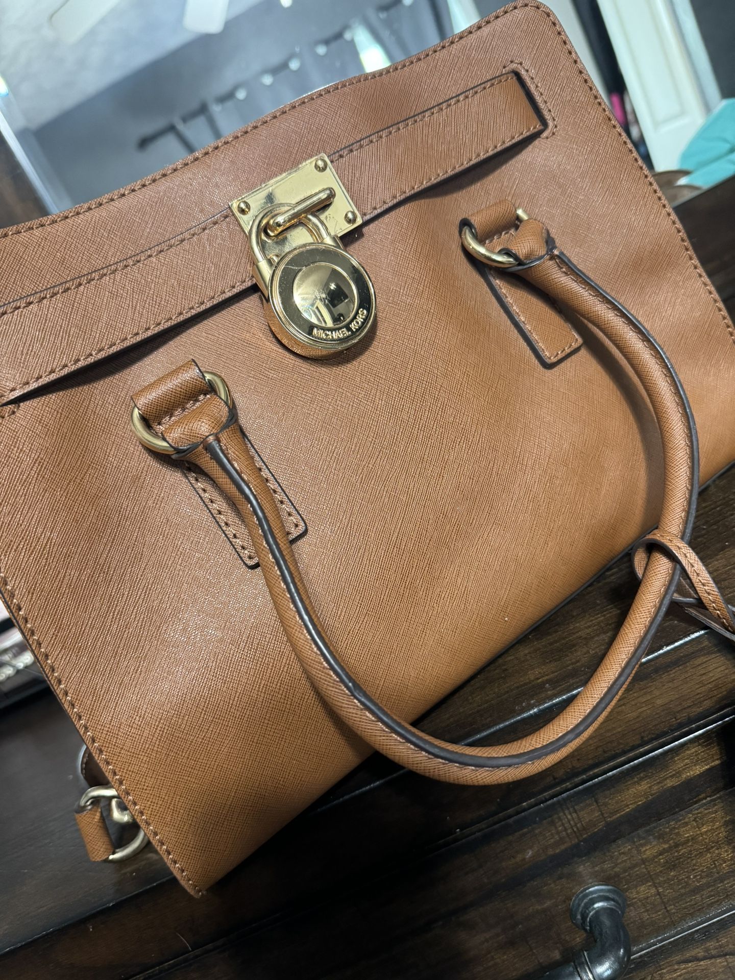  Michael Kors Purse