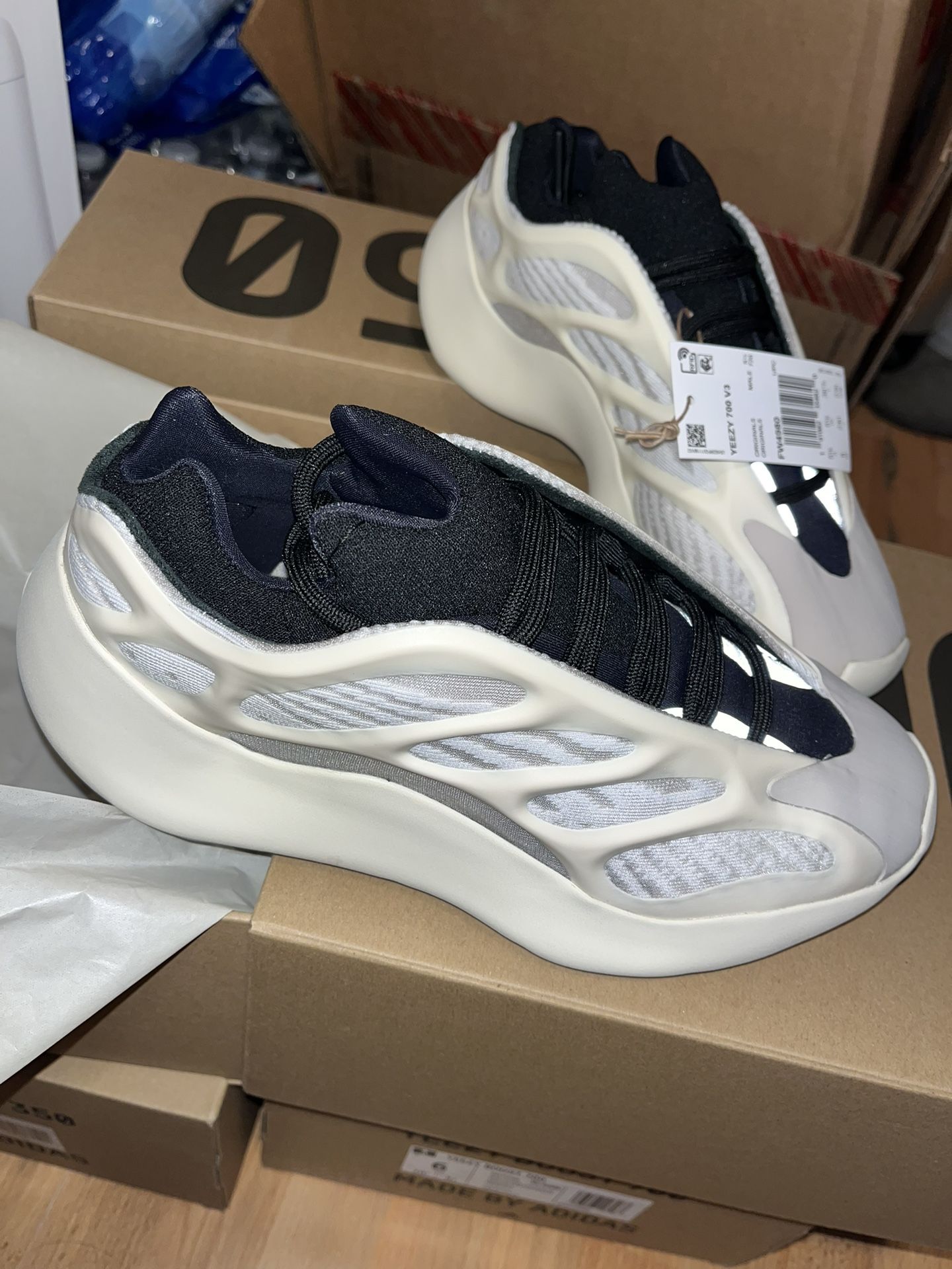 Adidas Yeezy 700 V3 Azael - Size 6