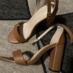 BROWN SANDAL