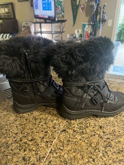Great deal New Women’s size8 black Zara boot