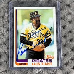 SIGNED 1982 Topps Luis Tiant Baseball Card