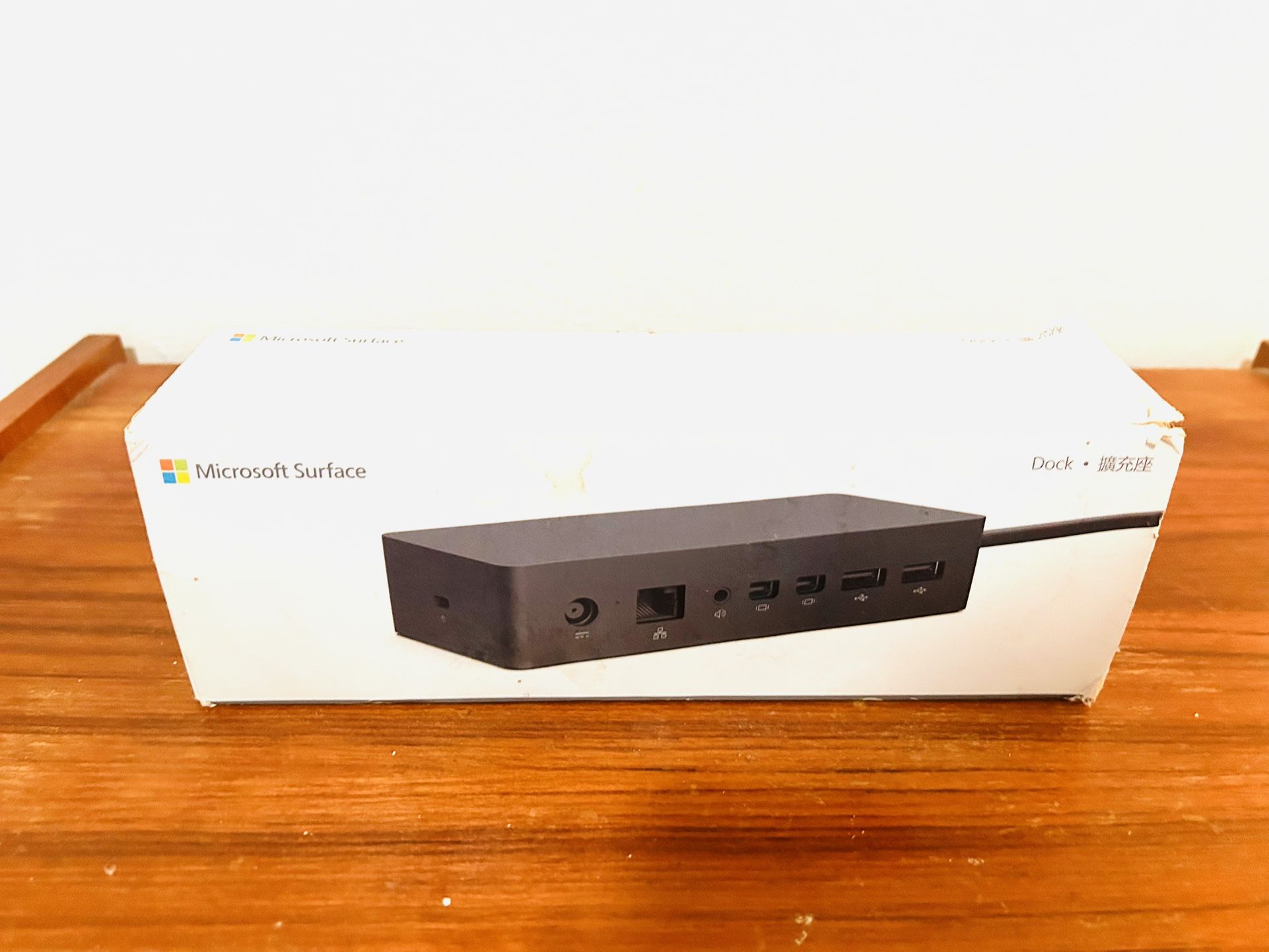 Microsoft Surface Dock Station PD9-00003 Model 1661