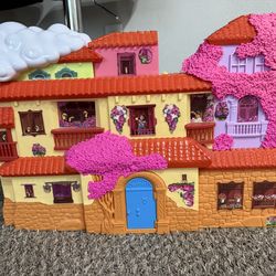 Encanto doll house