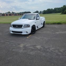 Ford LIGHTNING  2002 SVT , New Fule Injectors and Fule Pump , 134,000 Miles No Rust , Runs Like New.
