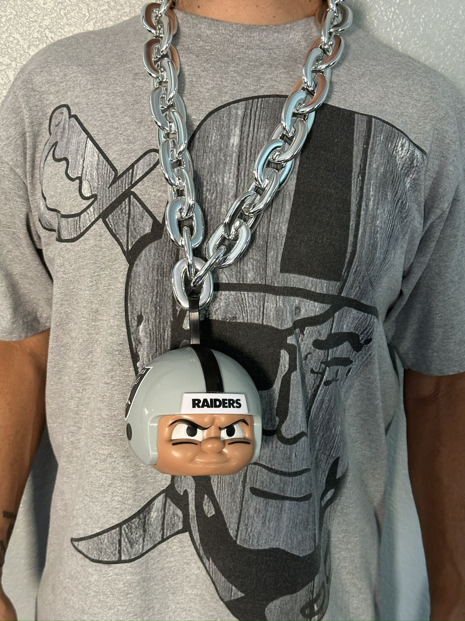 LAS VEGAS RAIDERS Big Head Necklace