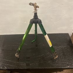 Portable sprinkler Hose hook up