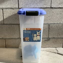 Pet Food Container 