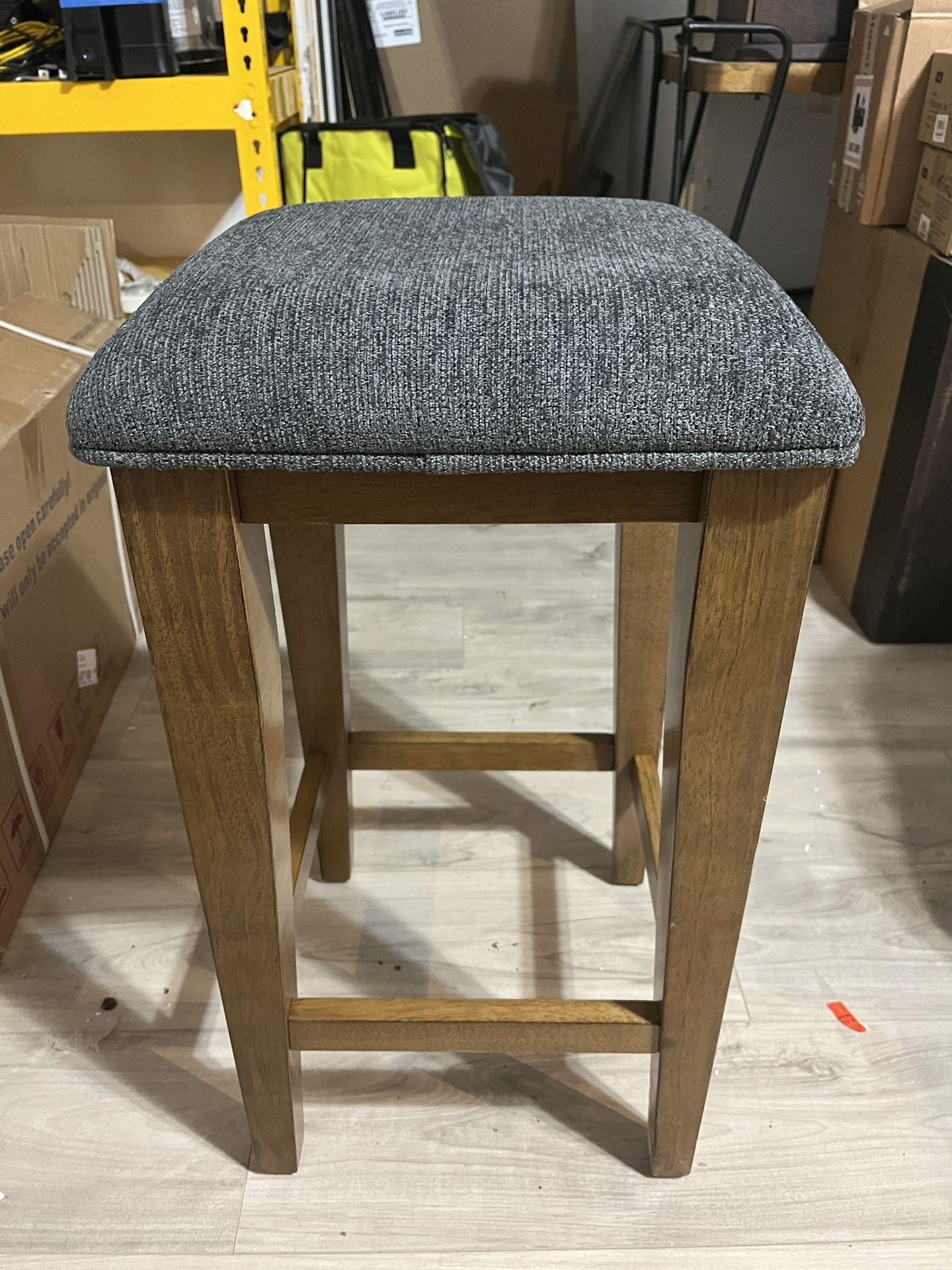 13 Bar Stools In Great Shape